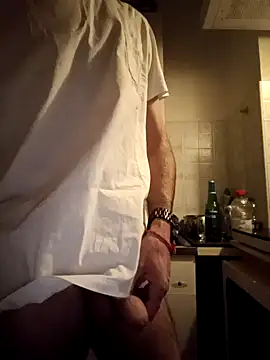 Snapshot of Fragolina73- chatting on 10.08.25 Fragolina73- online show from 10.08.25