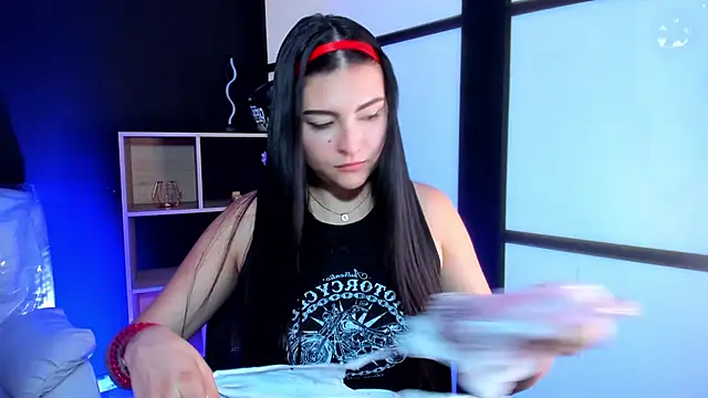 Snapshot of TifanyWhite_ chatting on 12.11.24 TifanyWhite online show from 12.11.24