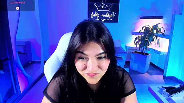 Snapshot of TifanyWhite_ chatting on 12.26.24 TifanyWhite online show from 12.26.24