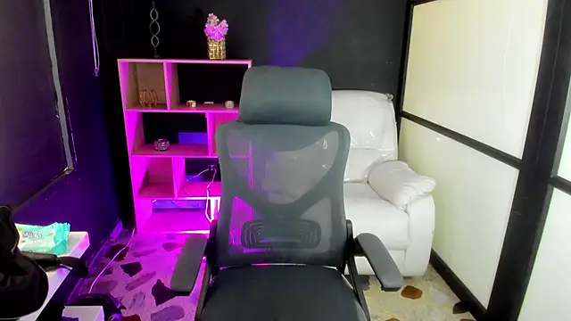 Snapshot of TifanyWhite_ chatting on 03.15.25 TifanyWhite online show from 03.15.25