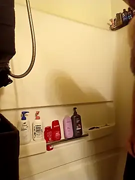 Snapshot of swervenherb chatting on 12.17.25 swervenherb online show from 12.17.25