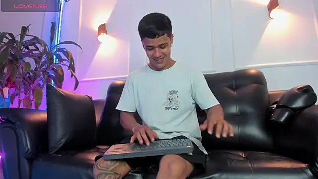 Rob saenz  online show from 10.29.25