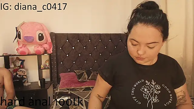 Snapshot of leoytessa_10 chatting on 11.19.25 leoytessa 10 online show from 11.19.25