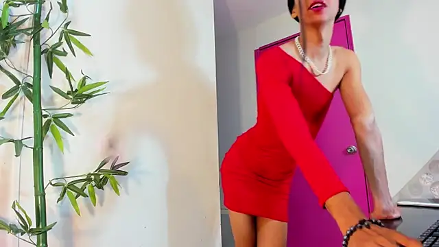 Snapshot of CharlotteLauren chatting on 02.13.25 CharlotteLauren online show from 02.13.25