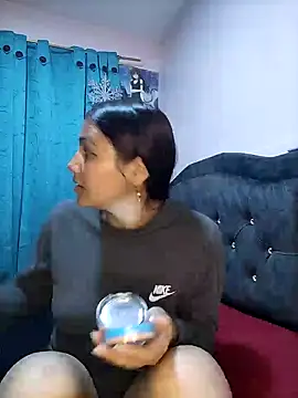 Snapshot of Nahiara_velez chatting on 02.08.25 Nahiara velez online show from 02.08.25
