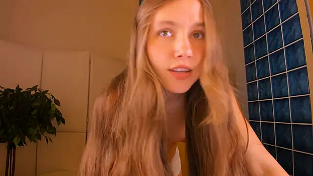 MaryannSoftt online show from 10.18.25