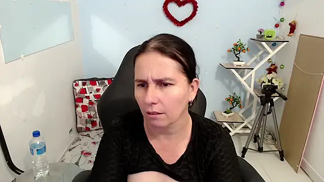 victoria jones online show from 11.22.25