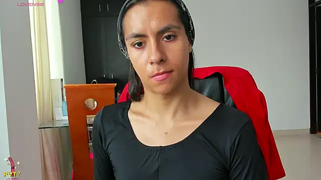 Snapshot of Kamilasalazar chatting on 02.14.25 Kamilasalazar online show from 02.14.25