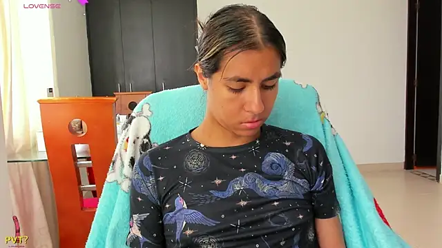 Kamilasalazar online show from 02.23.25