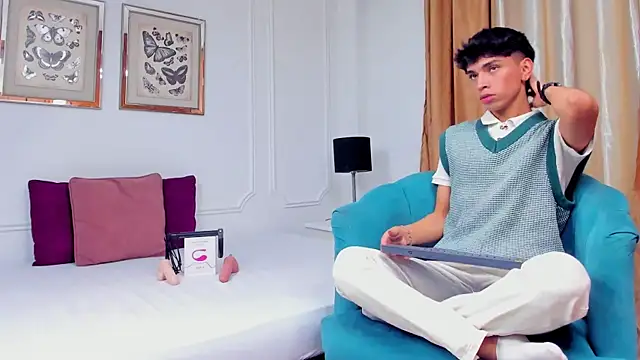 Snapshot of Santy_carrington chatting on 12.26.24 Santy carrington online show from 12.26.24