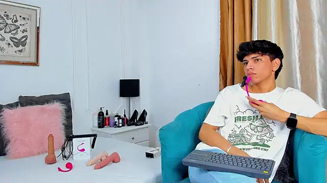 Snapshot of Santy_carrington chatting on 01.18.25 Santy carrington online show from 01.18.25