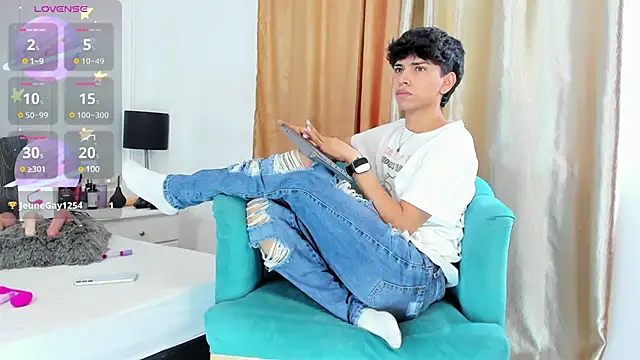 Snapshot of Santy_carrington chatting on 01.24.25 Santy carrington online show from 01.24.25