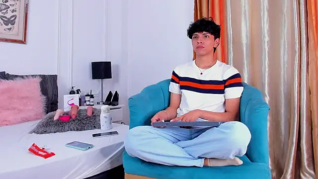 Snapshot of Santy_carrington chatting on 02.03.25 Santy carrington online show from 02.03.25