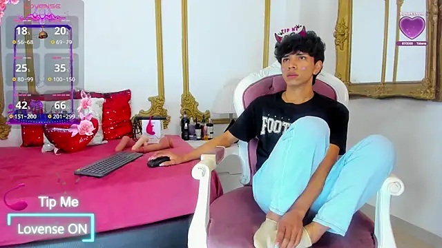 Snapshot of Santy_carrington chatting on 02.04.25 Santy carrington online show from 02.04.25