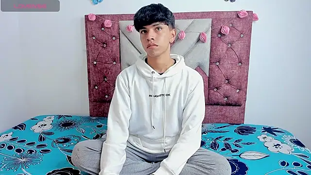 Snapshot of Santy_carrington chatting on 03.15.25 Santy carrington online show from 03.15.25