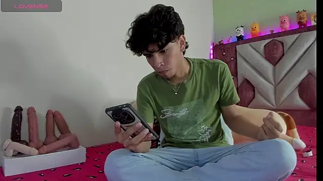 Snapshot of Santy_carrington chatting on 11.22.25 Santy carrington online show from 11.22.25