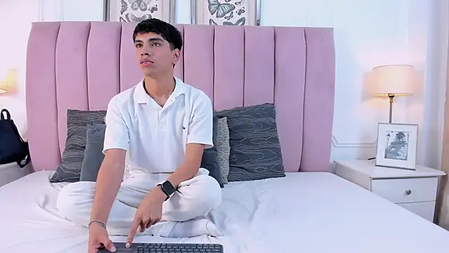 Snapshot of Santy_carrington chatting on 03.13.26 Santy carrington online show from 03.13.26