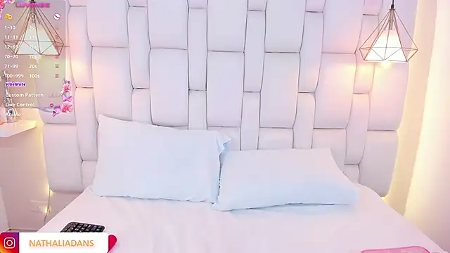 Snapshot of NathaliAdans chatting on 03.15.25 NathaliAdans online show from 03.15.25