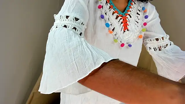 Ariella Ruiz online show from 10.12.25