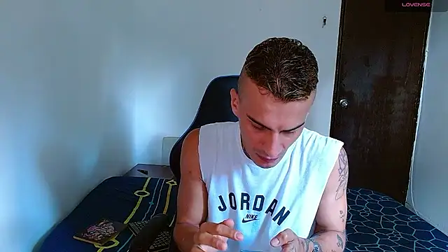 Snapshot of bray_hotboy777 chatting on 01.09.26 bray hotboy777 online show from 01.09.26