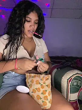 Snapshot of JennamartinyII chatting on 12.02.25 JennamartinyII online show from 12.02.25