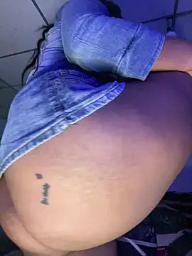 Snapshot of JennamartinyII chatting on 12.03.25 JennamartinyII online show from 12.03.25