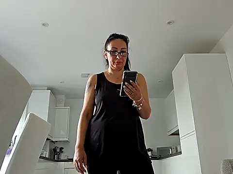 Snapshot of Misscorpion69 chatting on 10.13.25 Misscorpion69 online show from 10.13.25