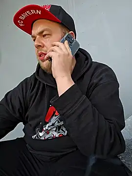 PupW0lfy online show from 12.18.24