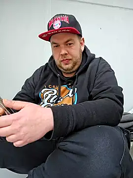 PupW0lfy online show from 02.10.25