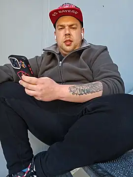 PupW0lfy online show from 03.19.25