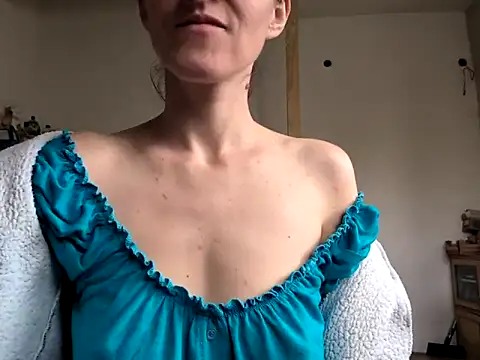 Milky hairy mommy online show from 03.11.25