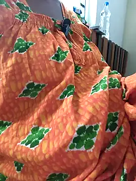 Snapshot of Tamil--Rani chatting on 02.06.25 Tamil--Rani online show from 02.06.25