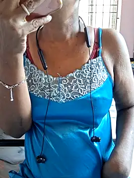 Snapshot of Tamil--Rani chatting on 04.15.26 Tamil--Rani online show from 04.15.26