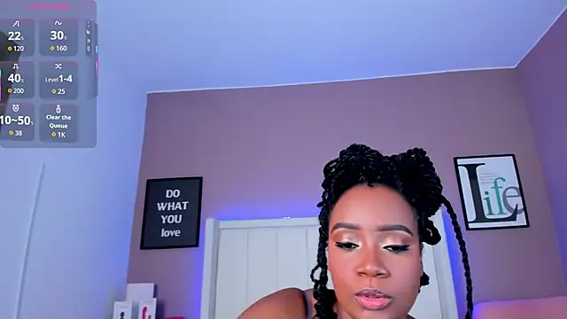 Britanymooree online show from 12.01.25