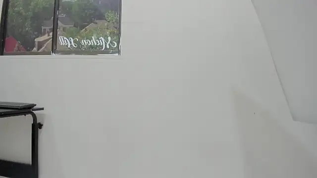 Littleolivia  online show from 02.06.25