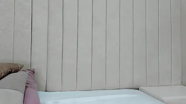 Littleolivia  online show from 03.05.25