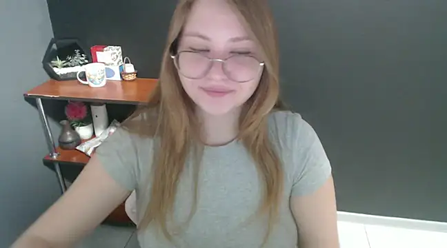 Snapshot of lady_minx chatting on 12.20.24 lady minx online show from 12.20.24