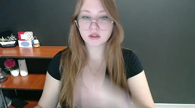 Snapshot of lady_minx chatting on 12.31.24 lady minx online show from 12.31.24