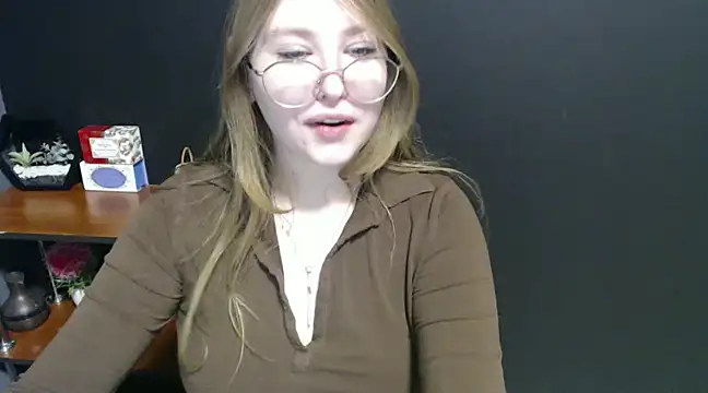 Snapshot of lady_minx chatting on 01.17.25 lady minx online show from 01.17.25