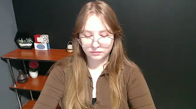Snapshot of lady_minx chatting on 01.28.25 lady minx online show from 01.28.25