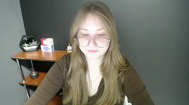 Snapshot of lady_minx chatting on 02.11.25 lady minx online show from 02.11.25