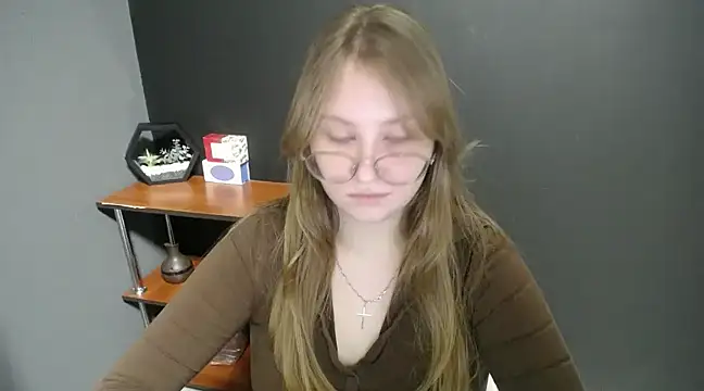 Snapshot of lady_minx chatting on 02.11.25 lady minx online show from 02.11.25