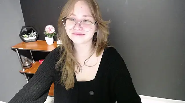 Snapshot of lady_minx chatting on 02.28.25 lady minx online show from 02.28.25