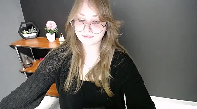 Snapshot of lady_minx chatting on 02.28.25 lady minx online show from 02.28.25