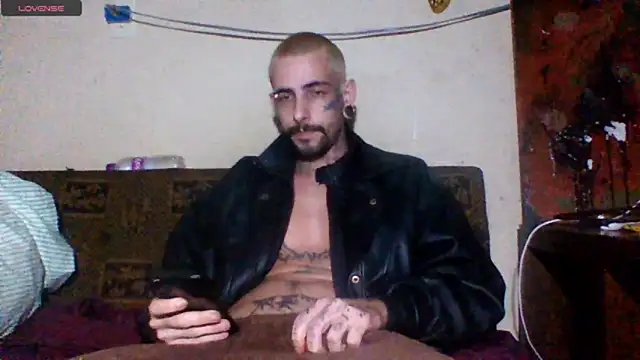 Snapshot of sellvageria chatting on 05.04.26 sellvageria online show from 05.04.26