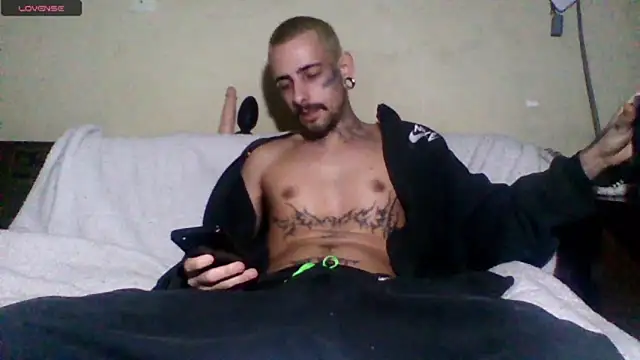 Snapshot of sellvageria chatting on 05.15.26 sellvageria online show from 05.15.26