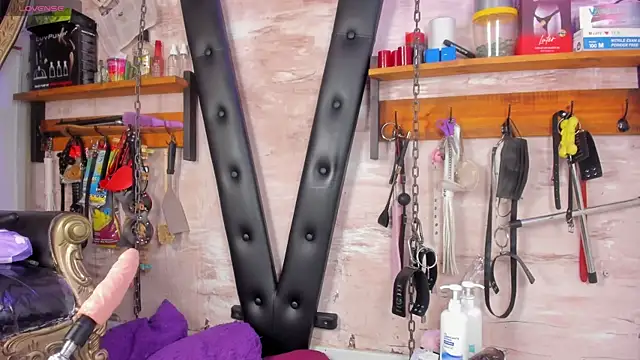 Madame pain  online show from 07.08.26
