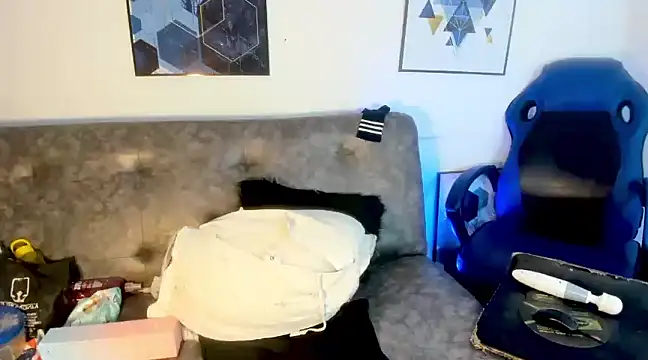 mia foxts online show from 02.03.25