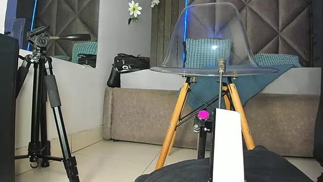 AbbyWathson online show from 10.15.25