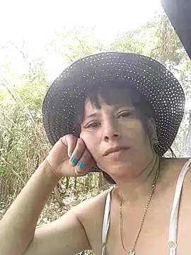 Snapshot of andreu_mature chatting on 03.04.25 andreu mature online show from 03.04.25